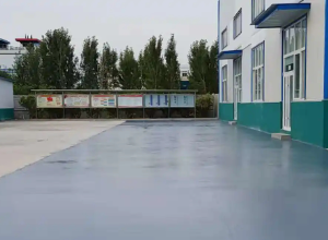 南昌彩色路面喷涂翻新的材料对冬季